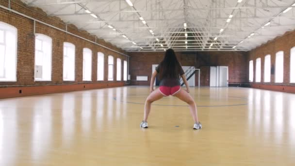 Young woman dancing twerk - Footage, Video