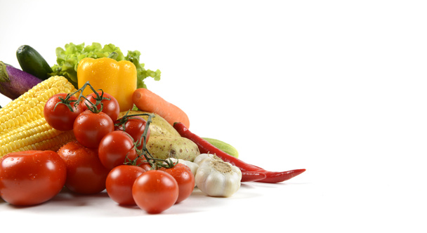 Čerstvá syrová zelenina pro zdravé izolované na bílém pozadí pro banner. (čištění, jíst diety a zdravé biopotraviny koncept) - Fotografie, Obrázek