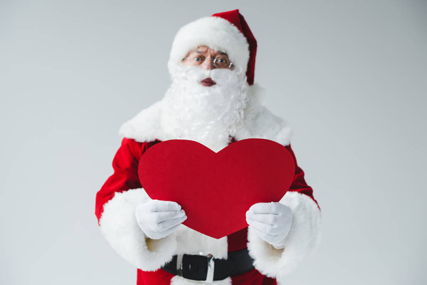 Santa držet symbol srdce - Fotografie, Obrázek