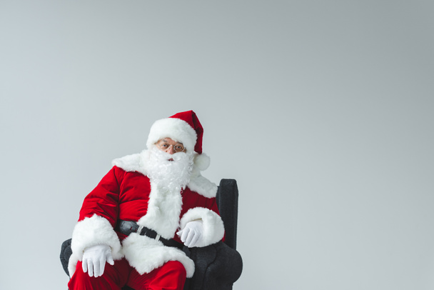 Santa Claus sentado en sillón - Foto, Imagen