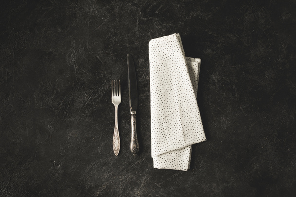 antique tableware and linen - Фото, зображення