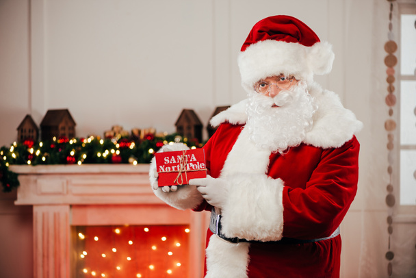 Санта-Клаус с конвертом
 - Фото, изображение
