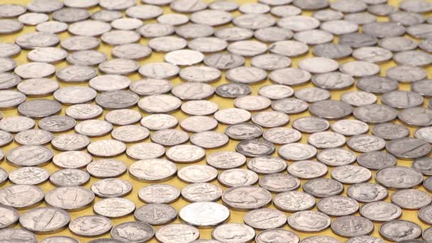 pila de monedas que aparecen en el fondo del dinero, concepto de economía
  - Imágenes, Vídeo