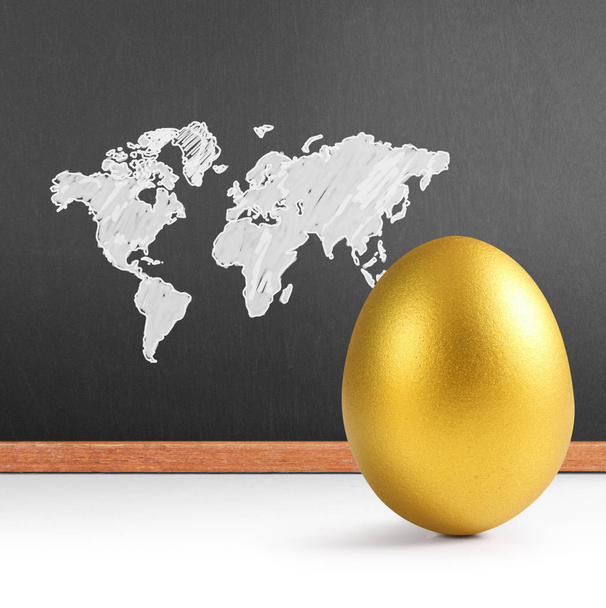 zlaté velikonoční vejce izolované - Fotografie, Obrázek