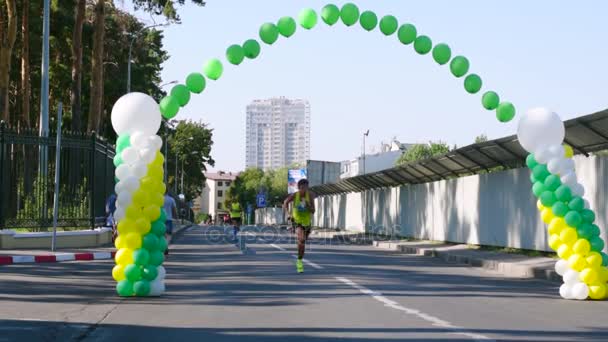 Ukraine, Kharkiv-August 20, 2017: Finish participants of the race - Materiał filmowy, wideo