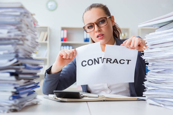 Businesswoman tearing apart her contract - Photo, Image