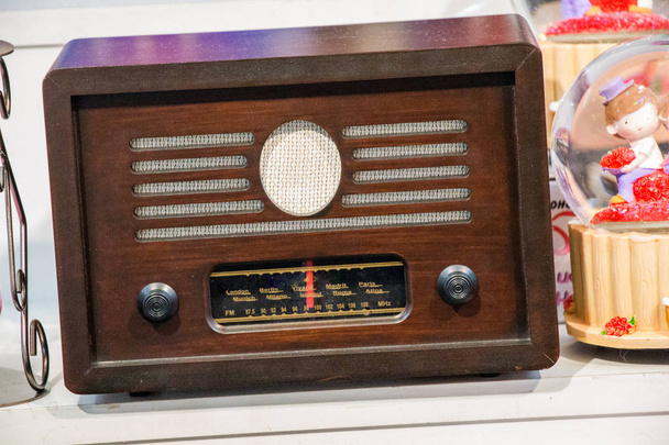 Εικόνα ρετρό στυλ από παλιό ραδιόφωνο - Φωτογραφία, εικόνα
