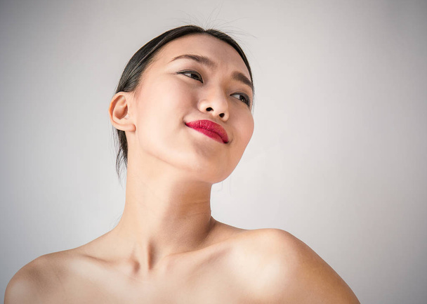 Beauty portrait of young asian woman - Foto, afbeelding
