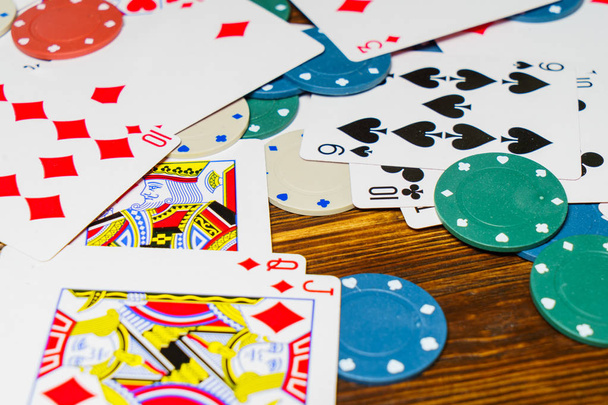 Υπόβαθρο σχετικά με το θέμα του κάρτες παιχνιδιού και πόκερ - Φωτογραφία, εικόνα
