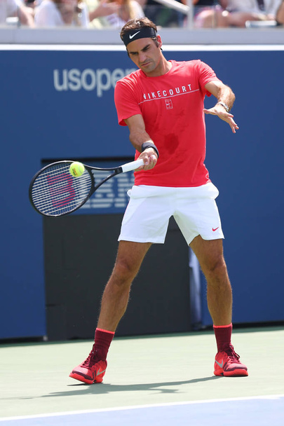 Nineteen times Grand Slam Champion Roger Federer of Switzerland practices for US Open 2017 - Φωτογραφία, εικόνα