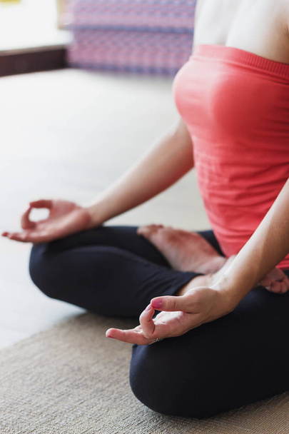 Woman makes yoga exercises - Foto, Imagem