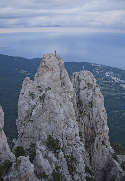  Ai-Petri kallioita. Krimin vuoret. Auringonlasku
 - Valokuva, kuva