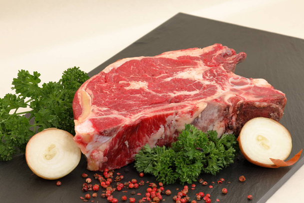 Carne fresca e bistecche
 - Foto, immagini
