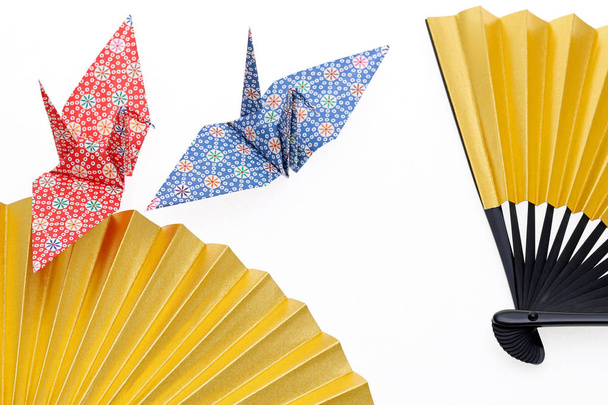 abanico plegable y pájaro origami
  - Foto, imagen