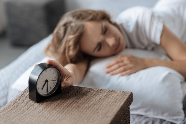Selective focus of an alarm clock - Valokuva, kuva