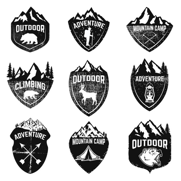 Set of mountain camping, outdoor adventure, mountains labels. Design elements for logo, label, emblem, sign. Vector illustration - Vektör, Görsel