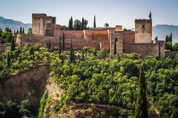 Alhambra en Granada
 - Foto, imagen