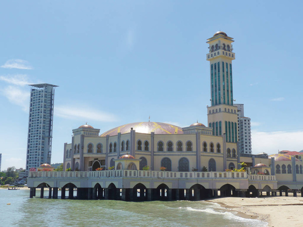 Плаваючі мечеть, Джорджтаун, Пенанг, Малайзія. - Фото, зображення