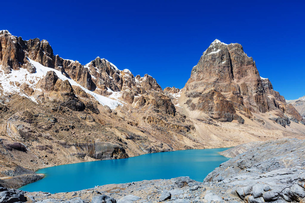 Piękne góry krajobrazy w Cordillera Huayhuash - Zdjęcie, obraz