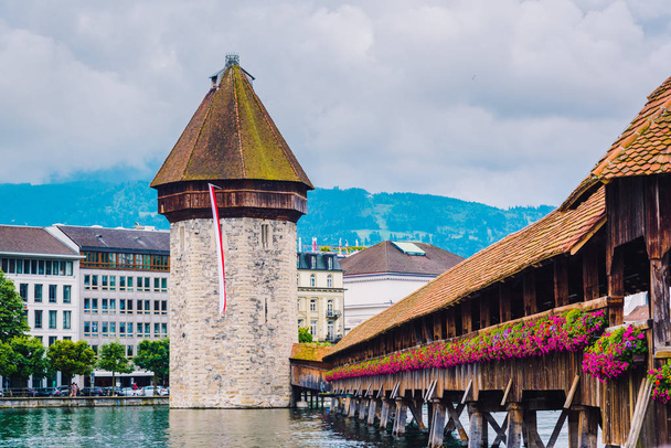Régi torony és a híd, Lucerne - Fotó, kép