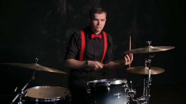 batterista che suona la batteria - Filmati, video
