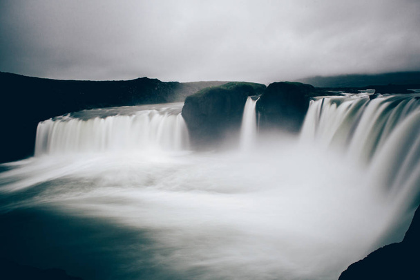 Godafoss водоспад Ісландії у чорно-білому - Фото, зображення