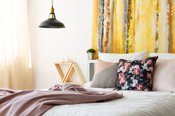 Bedroom with earthy color palette - Foto, Imagem