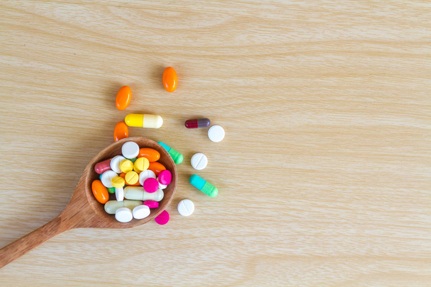 Gyógyszert tabletta és kapszula - Fotó, kép