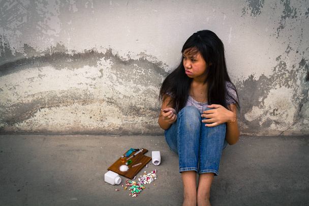 Drogadicción en la adolescencia
 - Foto, Imagen