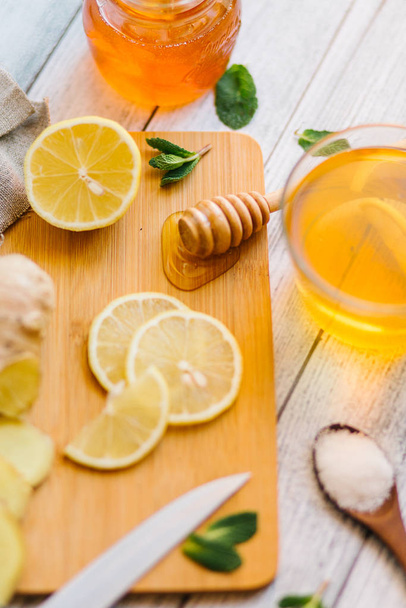 ginger tea with lemon and honey - Foto, afbeelding