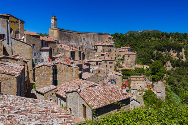 Sorano medieval town in Tuscany Italy - Foto, imagen