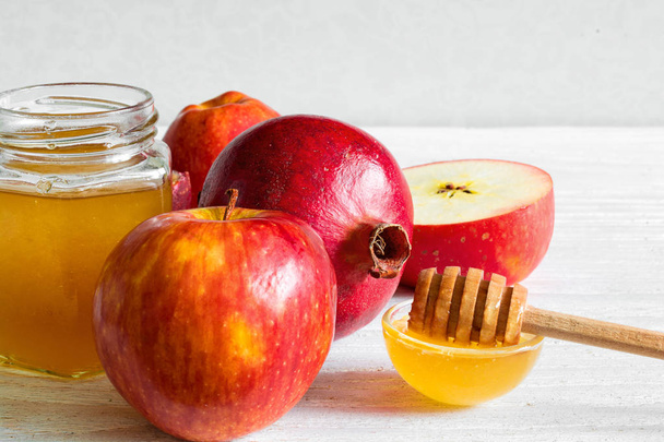 Honig, Apfel und Granatapfel für Rosch Haschana - Foto, Bild
