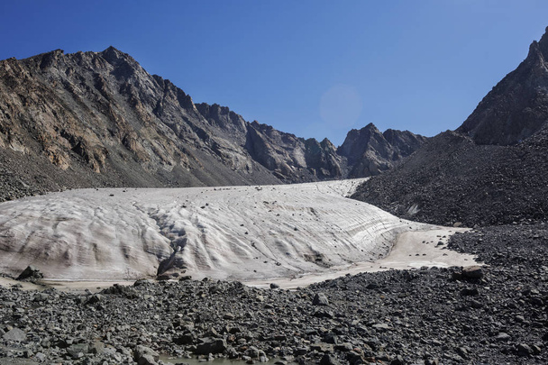 Glaciar Sandía cerca de la montaña Belukha
 - Foto, Imagen