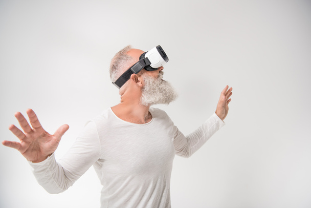 man with virtual reality headset - Fotoğraf, Görsel