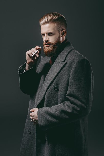 stylish man with cigarette - Foto, Imagen