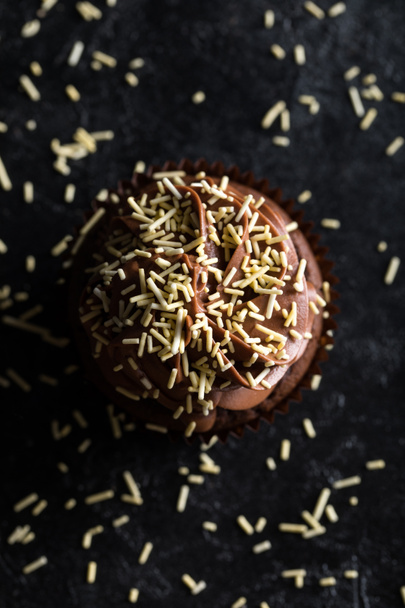 chocolate cupcake with frosting - Foto, Bild