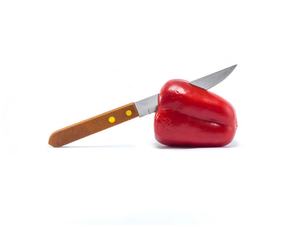 Il peperone è ingrediente in una dieta sana su sfondo bianco
 - Foto, immagini