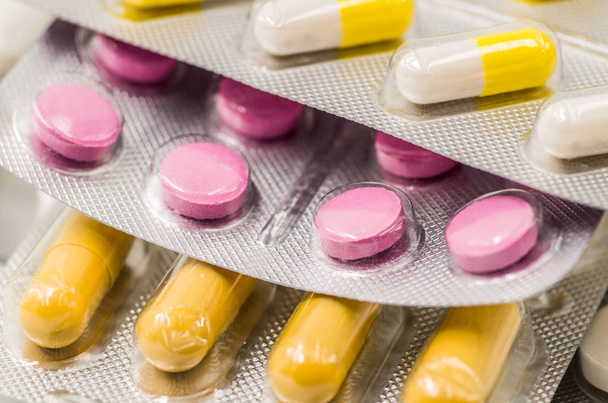 Pillole colorate medicina
 - Foto, immagini