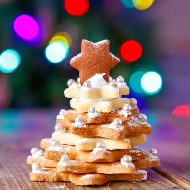 Home made baked Christmas gingerbread tree as a gift - Photo, Image