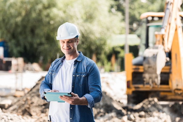 construction worker with tablet - Photo, Image