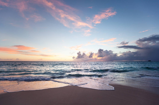 sunset on Seychelles beach - Foto, afbeelding