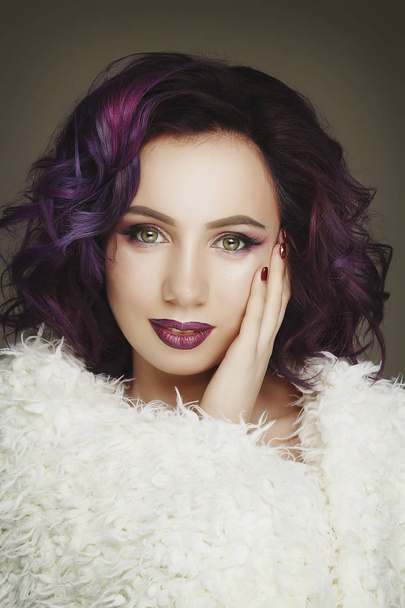 Portrait of beautiful sexy fashion model with purple hair over g - Fotografie, Obrázek