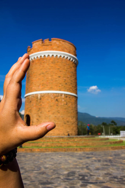 Der Turm in der Hand - Foto, Bild