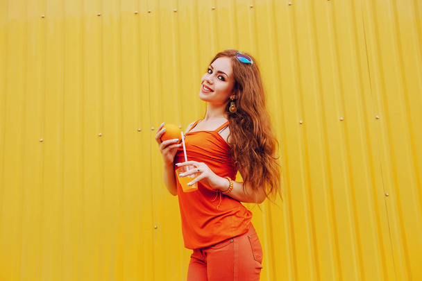 girl with fruit - Fotografie, Obrázek