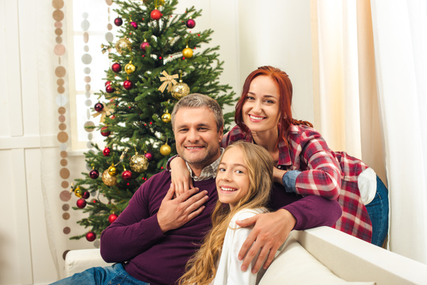 happy family at christmastime - Foto, Imagen