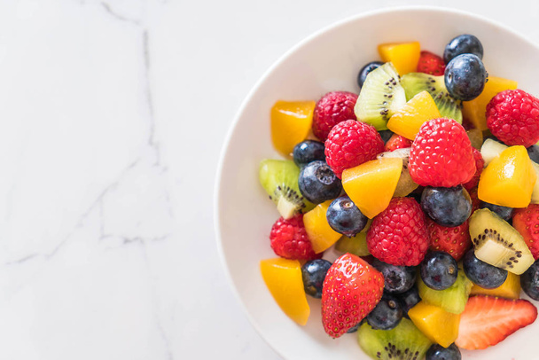 mixed fresh fruits (strawberry, raspberry, blueberry, kiwi, mang - Φωτογραφία, εικόνα