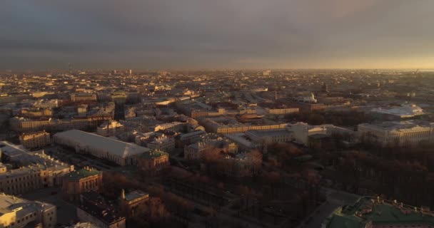 I tetti di San Pietroburgo Aereo drone fiume Neva
 - Filmati, video