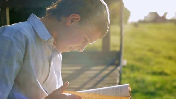 Çocuk kitabı mutludur - Video, Çekim