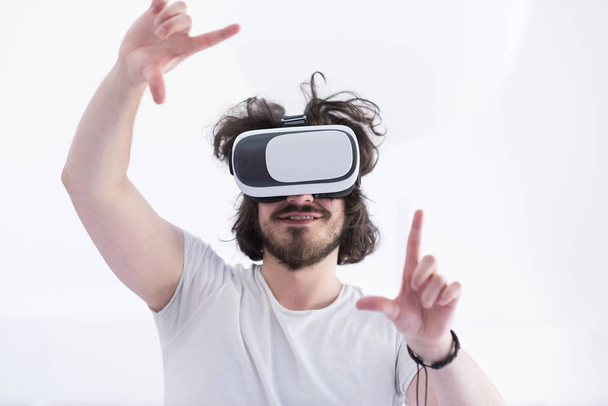 Man using headset of virtual reality - Zdjęcie, obraz