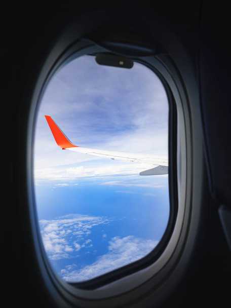 La vue à l'extérieur de la fenêtre de l'avion
 - Photo, image